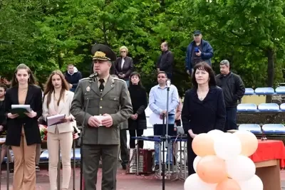 Бригаден генерал Иван Маламов беше гост на празника в СУ „Георги Измирлиев“