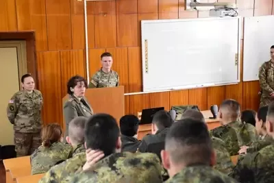 Офицери от армията на САЩ изнесоха лекция пред курсанти