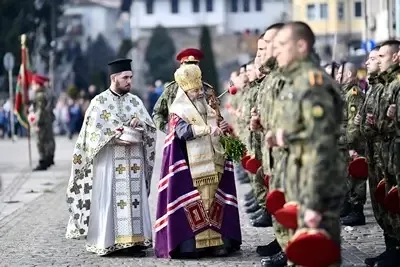 Александър Кръстев учи магистратура по национална и регионална сигурност и подготвя изложба на хора в униформа