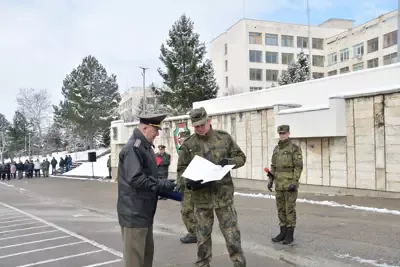 Майор Тихомир Тодоров се прости с бойното знаме на НВУ и премина в запаса