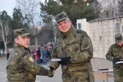 Военнослужещи бяха повишени във военно звание и получиха награди