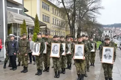 Бриг. генерал Иван Маламов се включи в празника на Велико Търново