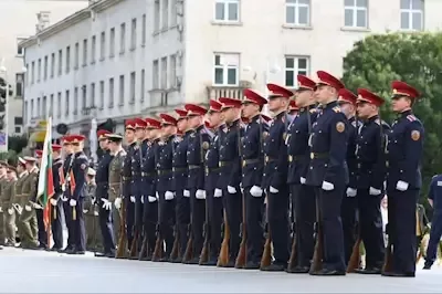 Почетният караул на Националния военен университет „Васил Левски“ участва в тържеството, с което Велико Търново отбеляза 138 години от Съединението на Княжество България и Източна Румелия