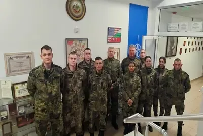 Курсантите-випускници проведоха практически занятия в 61 Стрямска механизирана бригада