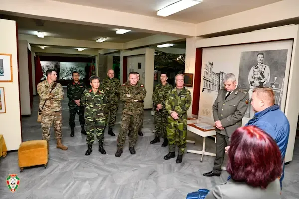 Военни аташета от повече от 10 държави, акредитирани в България, пристигнаха в Националния военен университет „Васил Левски“ 