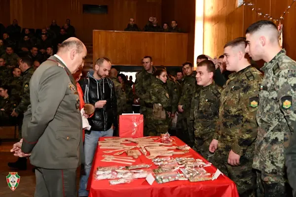 Благотворителен Коледен базар в НВУ